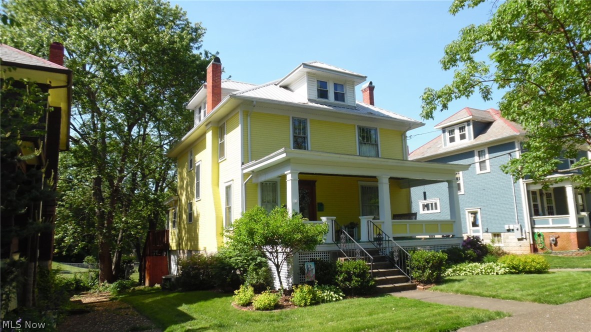 Downtown Marietta is where you will find this move-in ready 2-story Victorian home with an attic finished into the 4th bedroom. The rich oak woodwork and floors have been painstakingly refinished and adorn the foyer, living room and family room. The kitchen has beautiful and abundant cabinetry, hard surface counter tops and an island with marble top. Four bedrooms, two and half baths and a 2-car garage.