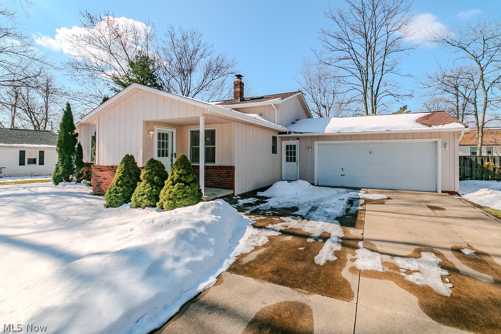 Welcome to this beautifully maintained home in the highly desirable community of Solon! Nestled on a quiet residential street, this property offers a perfect blend of comfort, functionality, and convenience. The home features a spacious, open-concept living room with a vaulted ceiling and skylight to let the light shine in. Hardwood floors throughout the first floor lead to a well-appointed kitchen ideal for everyday living and entertaining, and generously sized bedrooms provide flexibility for today’s lifestyle. Enjoy outdoor living with a private backyard perfect for relaxing or hosting gatherings. Conveniently located near parks, miles market, dining, and major highways, with easy access to all that Solon offers. A wonderful opportunity to own in a sought-after location — schedule your private showing​​‌​​​​‌​‌​​​‌‌​​​‌‌‌​​‌​​‌‌​​​​ today!