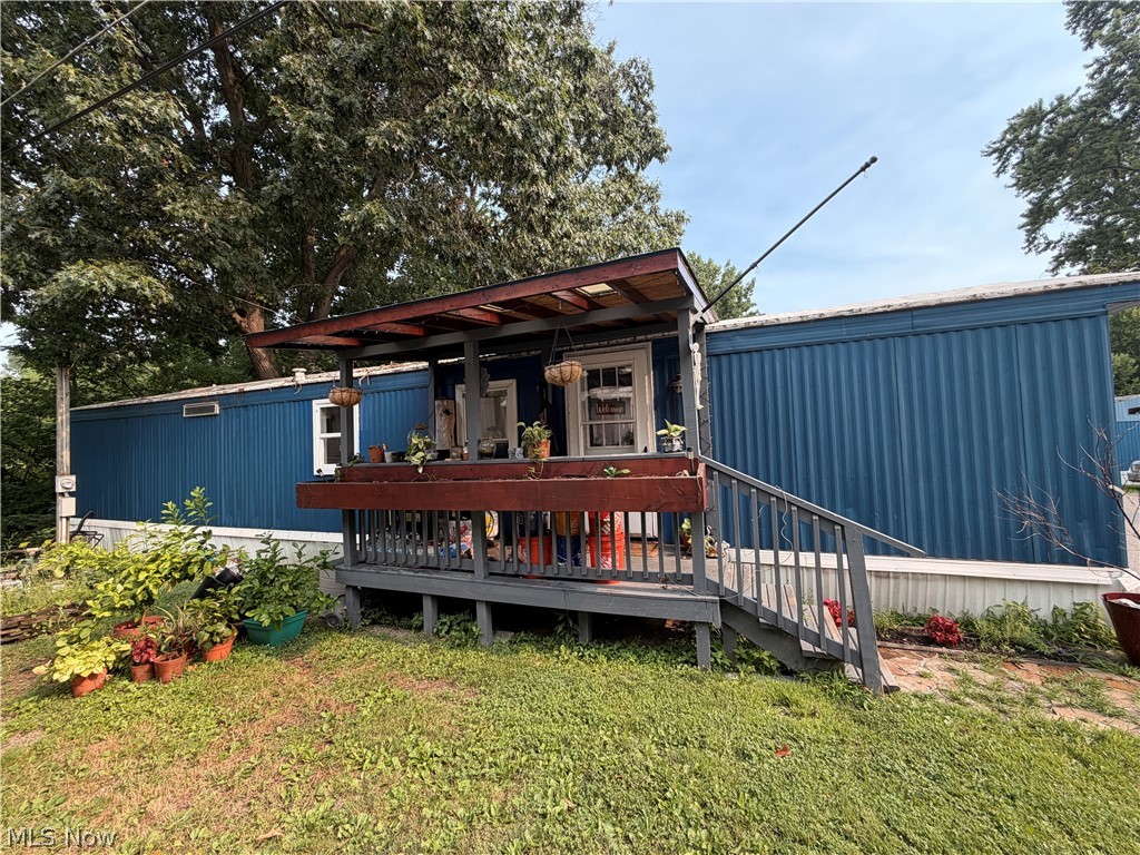 Charming 2-bedroom, 1-bath open-concept home in Mayfield Mobile Home Park. Bright, functional layout with comfortable living spaces—perfect for easy, affordable living!