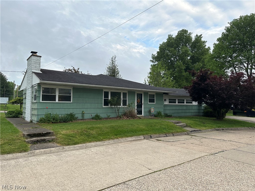 Complete one story living, 3 bedrooms, 2 baths, lovely living room/ dining with fireplace - 1 car garage, corner lot and 1/2, easy access to bus line, close to Grand Central Mall, close to groceries, drug stores, etc. Greenmont Elementary is within walking distance. One floor charmer! The price is right.