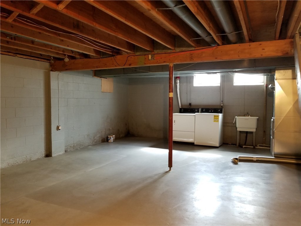 Woodview Manor - Residential Lease