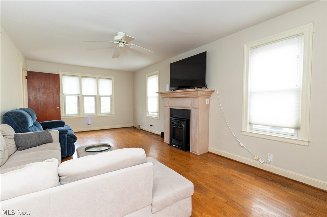 Hollywood Add - Residential