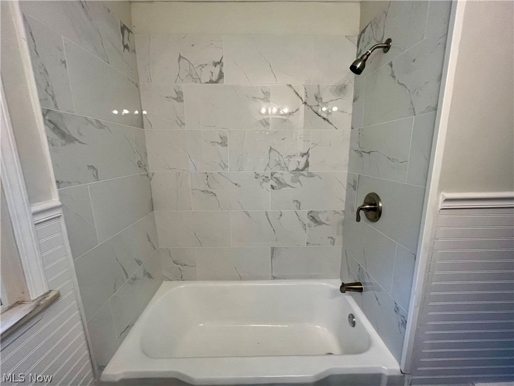 Crawford Realty Cos Maple Heights - Residential