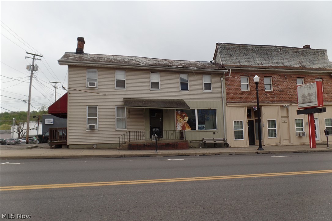 Calling all investors! There is a ton of potential with this multi-family unit. You won't want to miss this opportunity! 7 Unit rental with immediate cashflow. Solid apartment building situated on a highly visible lot.
