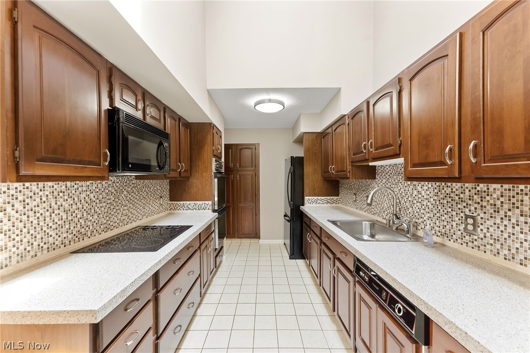 Fairmount Court Condo - Residential