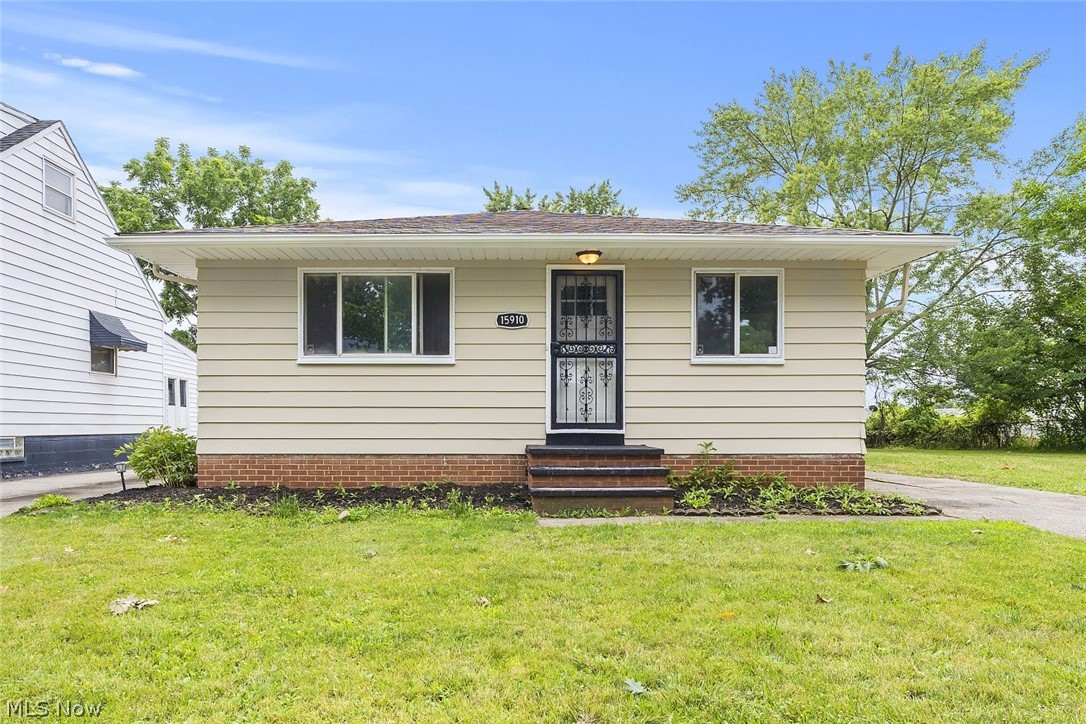 Single family investment property. Tenant occupied ranch home with 3 bedrooms, 1 bath, full basement and detached 2-car garage. Owner is selling as-is and won't be making any repairs.