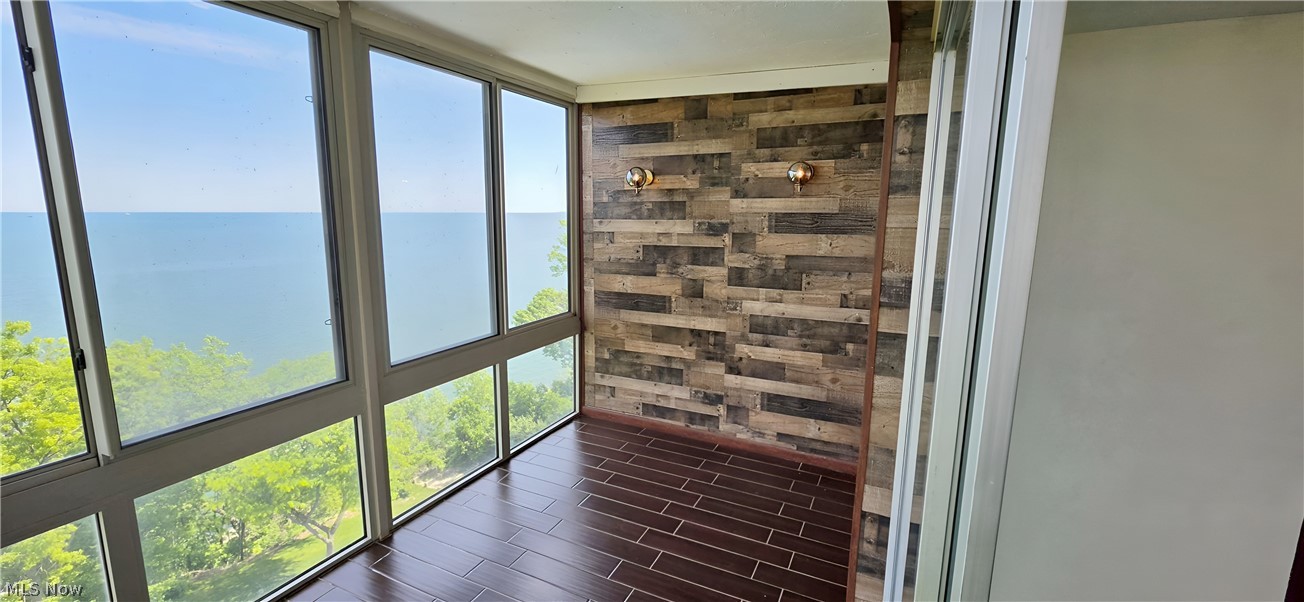 Marine Towers East Condo - Residential