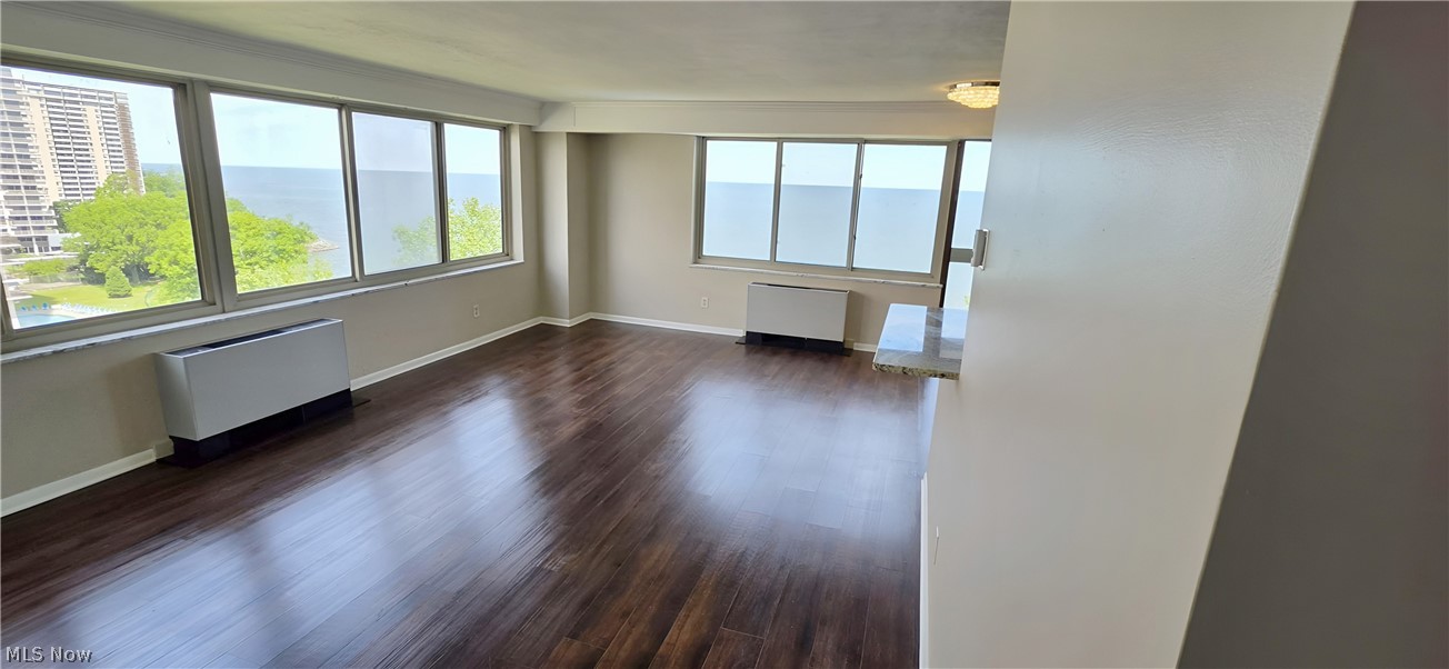 Marine Towers East Condo - Residential