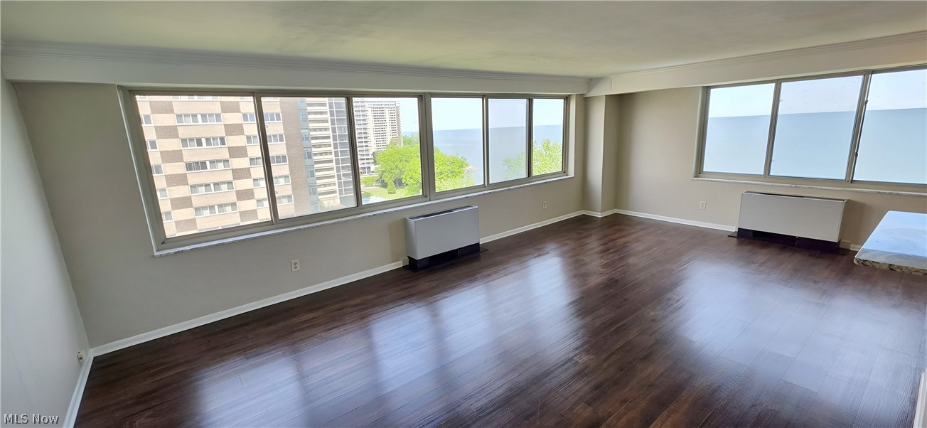 Marine Towers East Condo - Residential