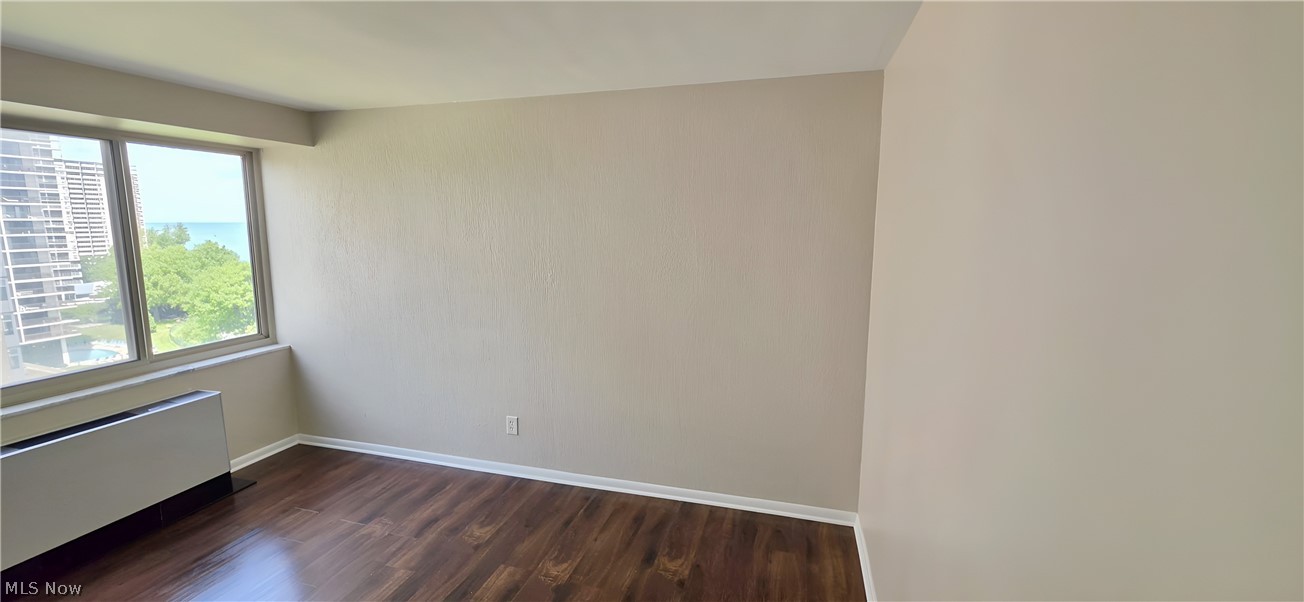 Marine Towers East Condo - Residential