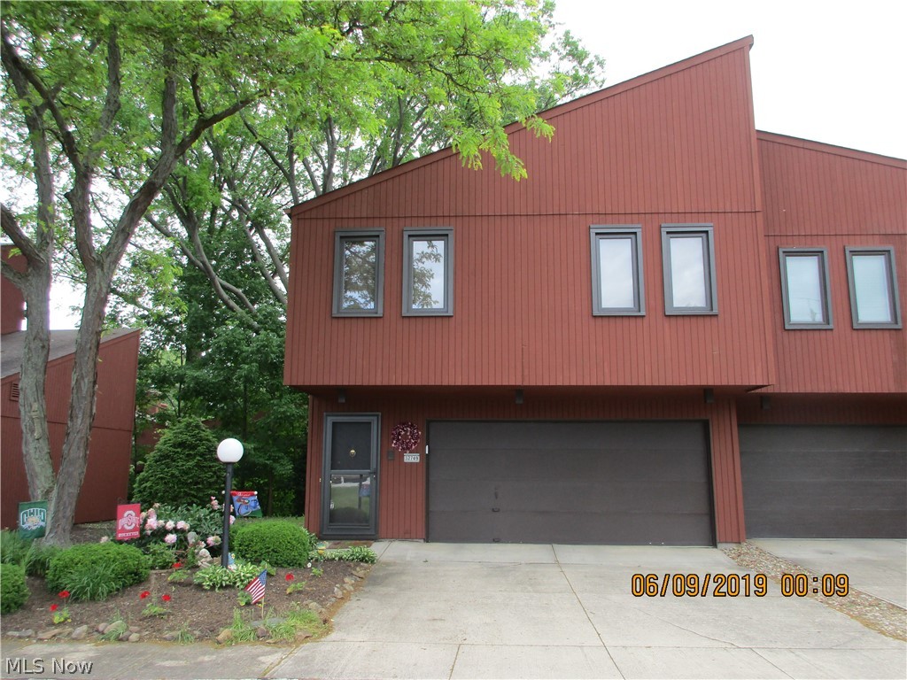 Exceptional townhouse, beautifully updated and cared for. Carpeting and flooring in living room, dining room, hall
and stairs in 2017. Remodeled master bath, new windows in 2018. Heating, air conditioning heat pump, 2015. Garage
door opener, 2019. Corian like countertops and Graber blinds in the living room! This lovely home has deck
overlooking creek. Ample storage throughout along with a 2 car attached garage. Downstairs has a woodburning
fireplace and walk-out basement. Location is perfect, close to shopping and highways...get the benefits of Lorain
county with Westlake just a stones throw away! Move-in ready! Contingent upon sellers finding home of choice.
Seller to take Peonie plant and 3 rocks from front yard.;