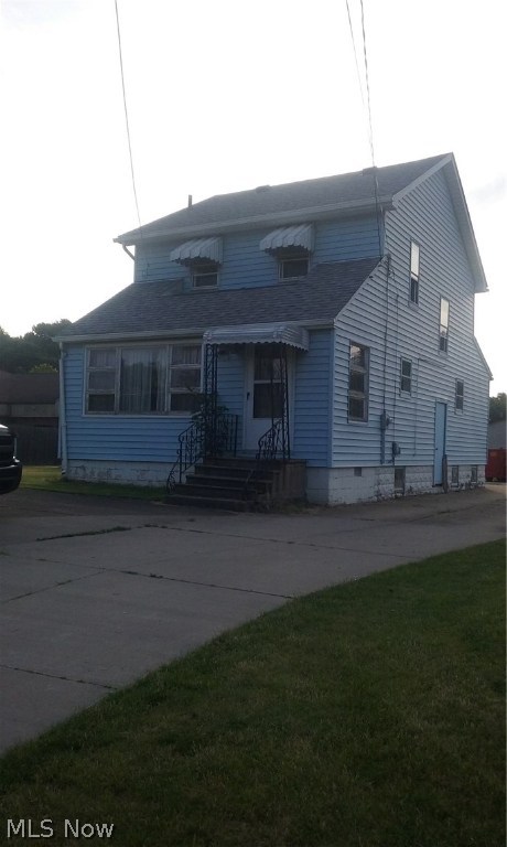 Handyman special! Zoned residential or C2 commercial. 3 bedroom 1.5 bath with hailstorm roof '05, blown-in insulation, hardwood floors, copper, 100 amp & updated siding on large lot! Just needs your attention to be your home, rental, or business!