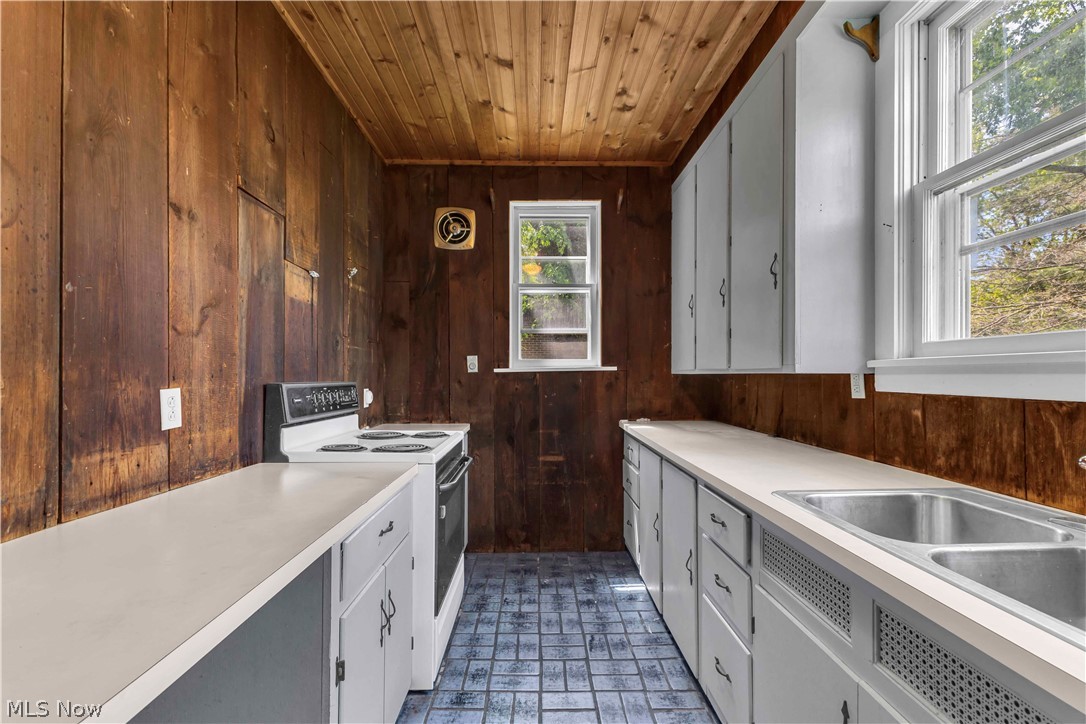J Street #2 - Commercial Sale