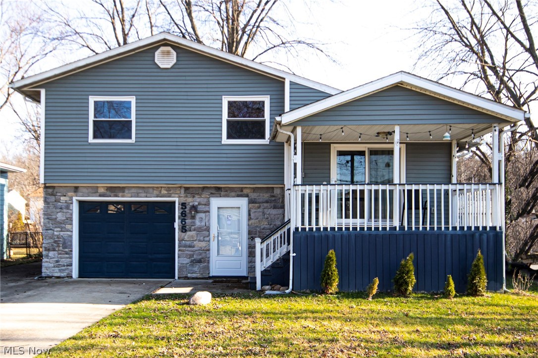 Don't miss this move in ready split level in a quiet neighborhood! All appliances included! The front porch is perfect
for sipping your morning coffee, watching summer storms roll in or watch the snow fall quietly. The finished
basement can be everything from a man cave, to a play room or a bar! The possibilities are endless. Spacious upstairs
bathroom with a skylight, as well as a beautiful full bathroom near the basement. Fully fenced in yard! Schedule a
showing with your favorite realtor today!