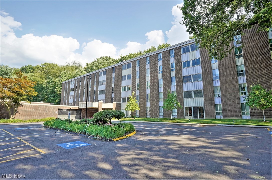 Very nice 2 bedroom/2 full bath condo at desirable Silver Lake Towers!  Spacious living and dining room combination with sliders to the 3 season room to enjoy the seasons.  Redesigned kitchen features newer cabinetry, breakfast bar, pantry with pull outs, nice counter space and a second pantry!  Primary bedroom features an 8' x 6' walk in closet and updated bath with walk in shower.  The second bedroom is good size as well and the other full bath also has updates. 
Newer windows throughout and newer electric panel.  Garage space # 128 and storage unit are included.  Monthly fee includes ALL utilities even cable!