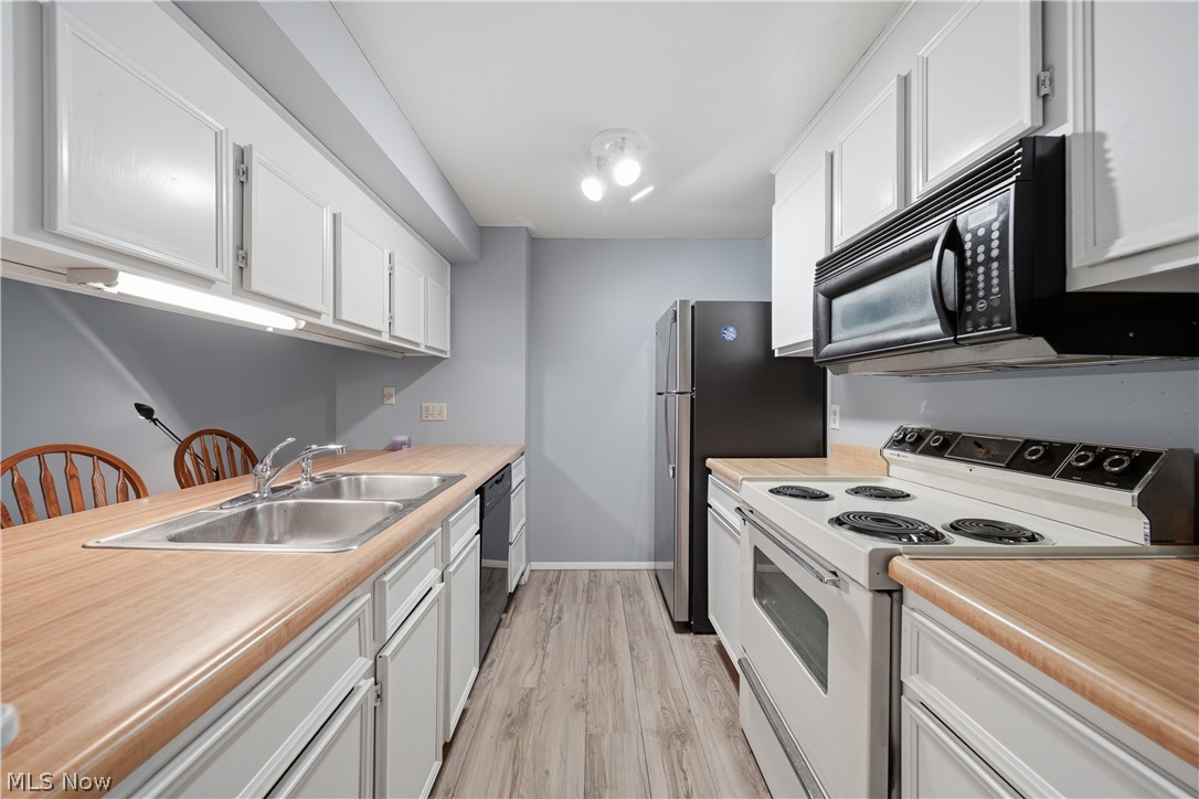 Woodland Lake Condo - Residential