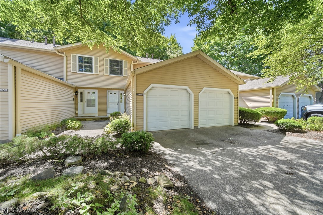 Woodland Lake Condo - Residential