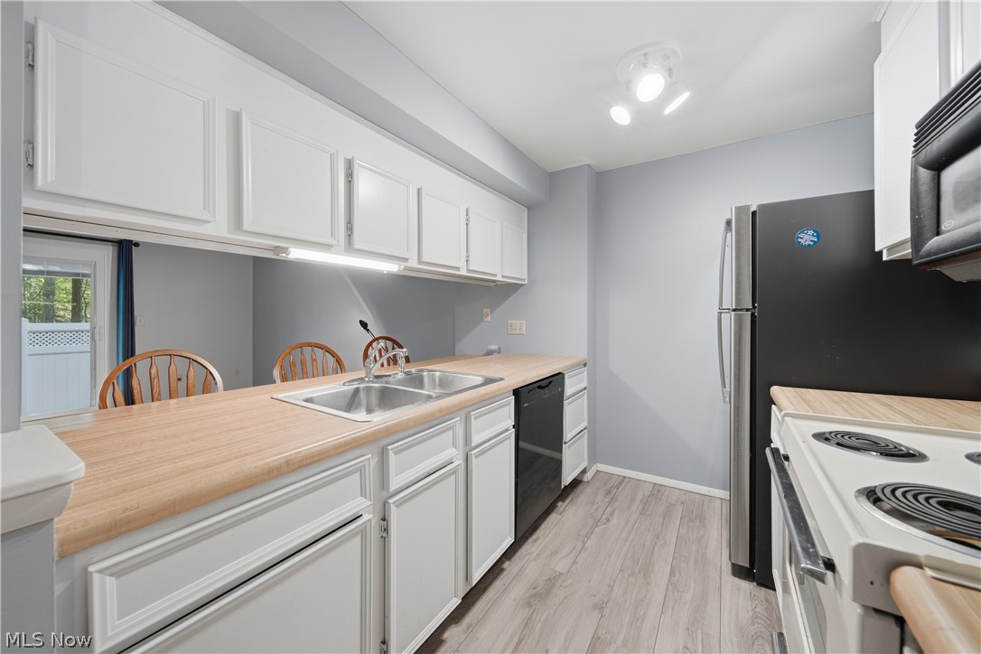 Woodland Lake Condo - Residential