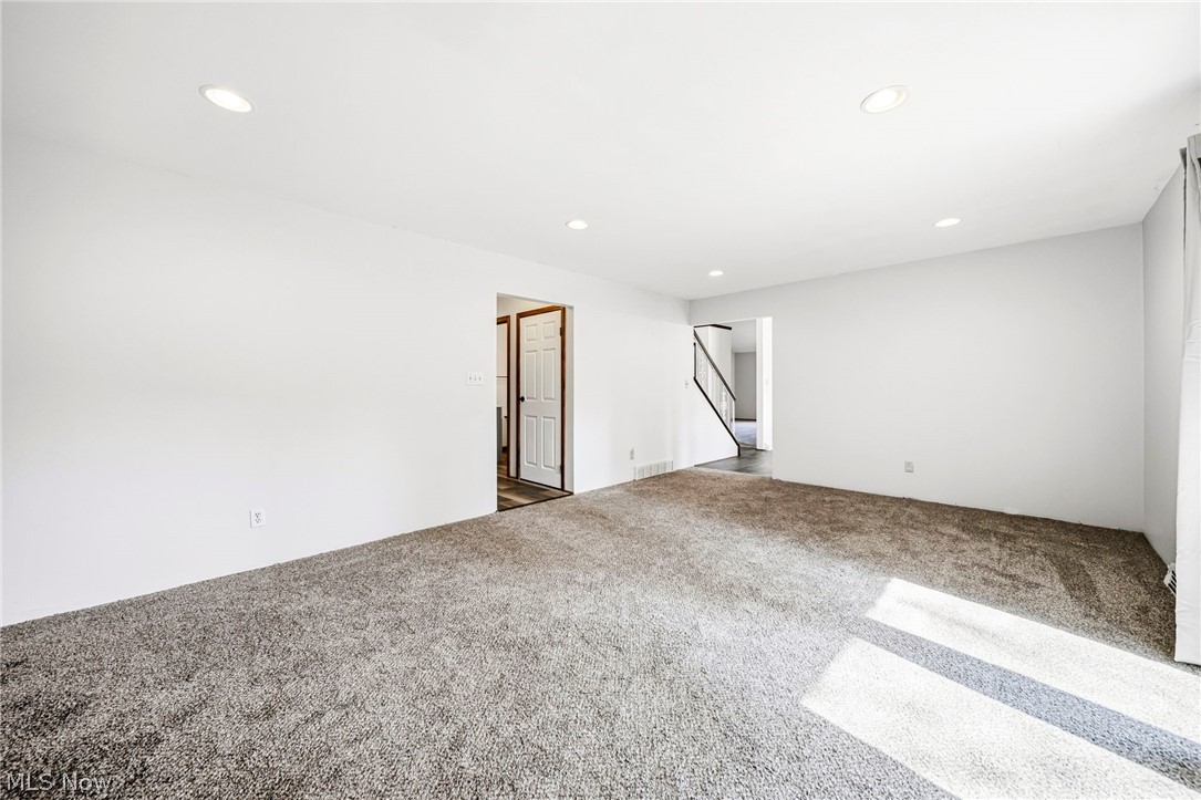 East Lynn Mdws - Residential
