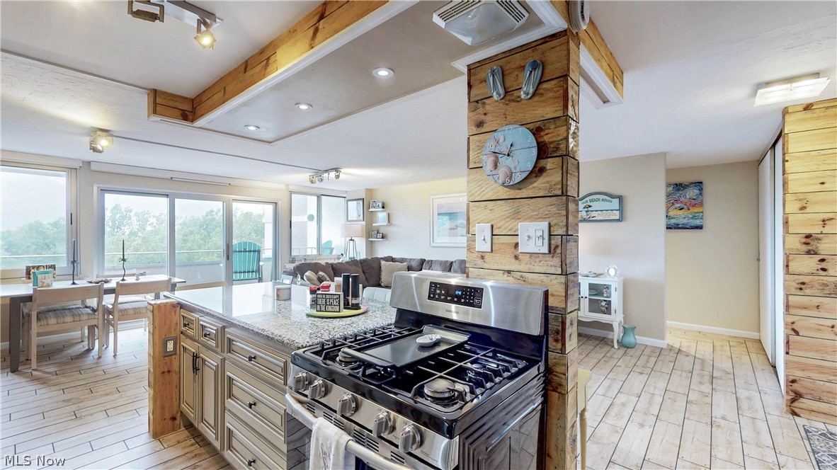 Carlyle Condo - Residential