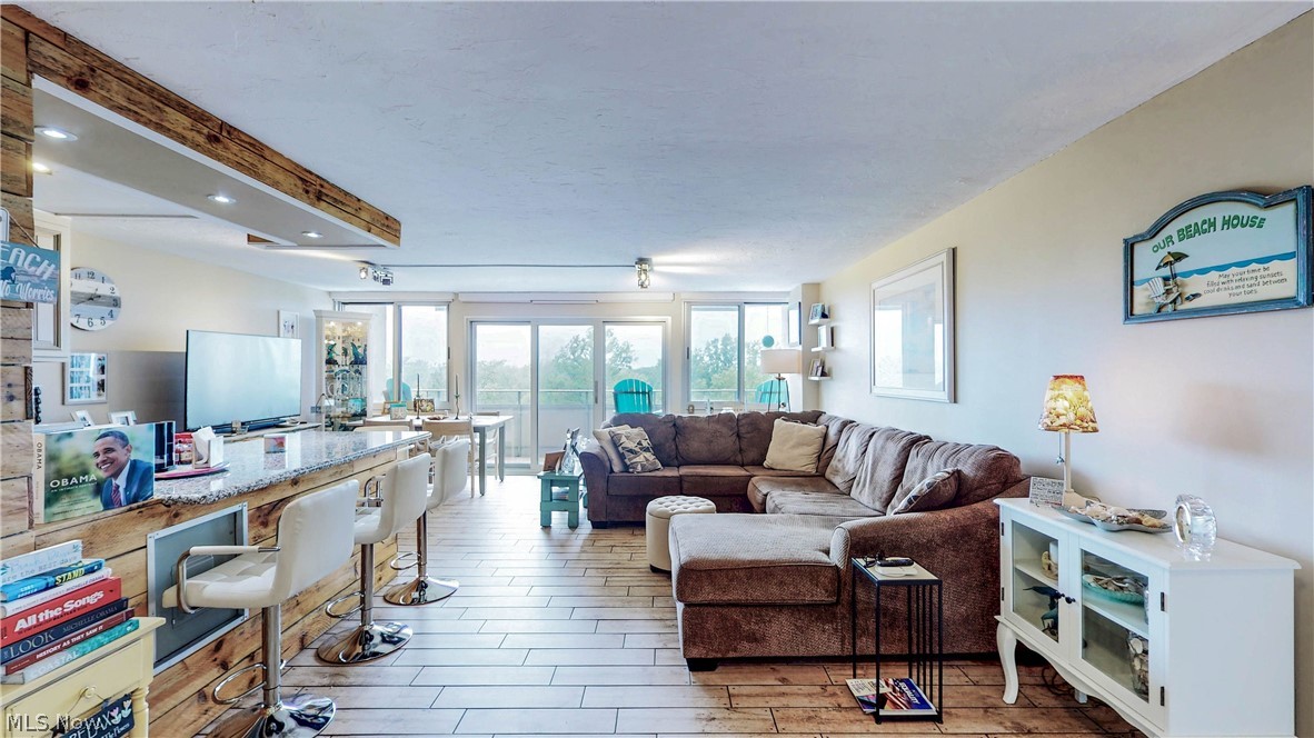 Carlyle Condo - Residential