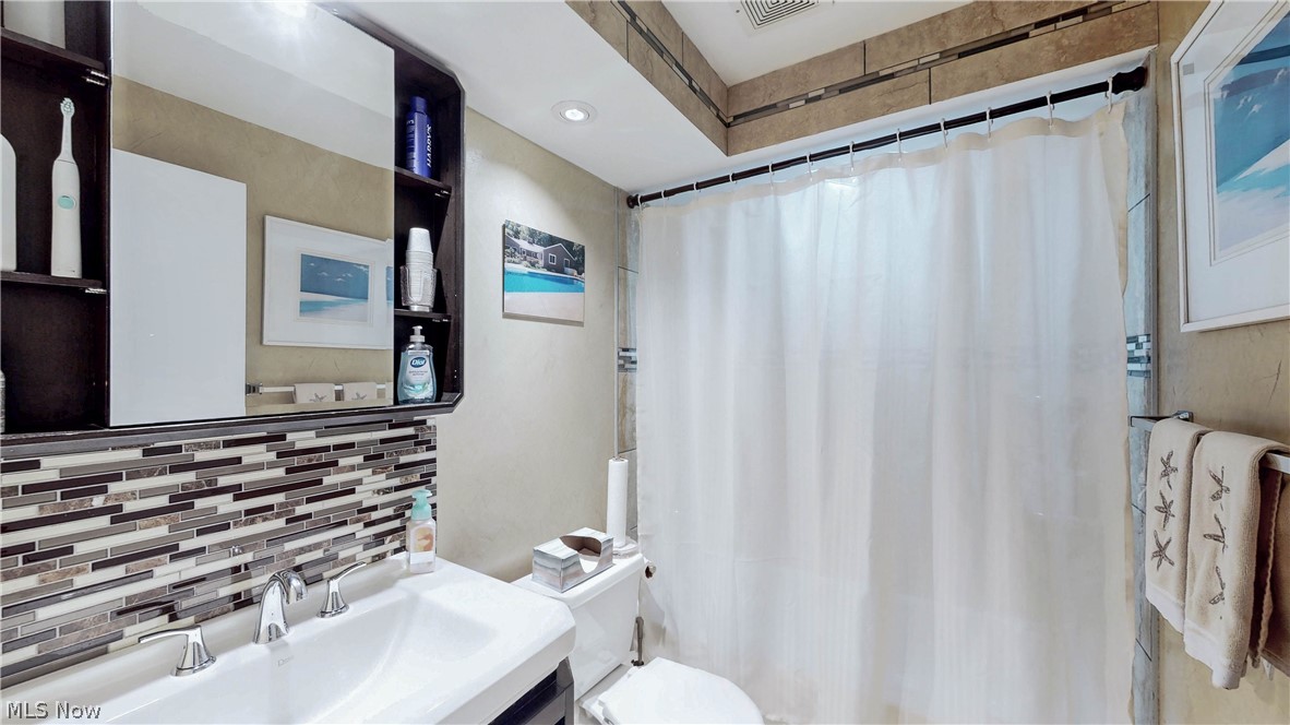 Carlyle Condo - Residential