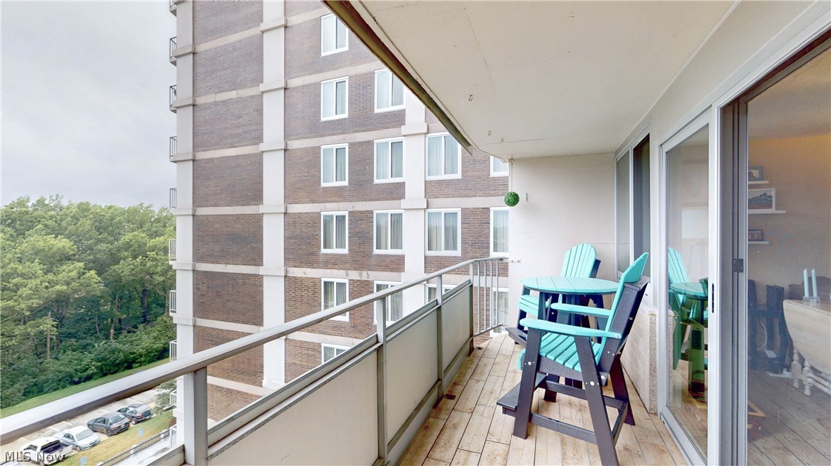 Carlyle Condo - Residential