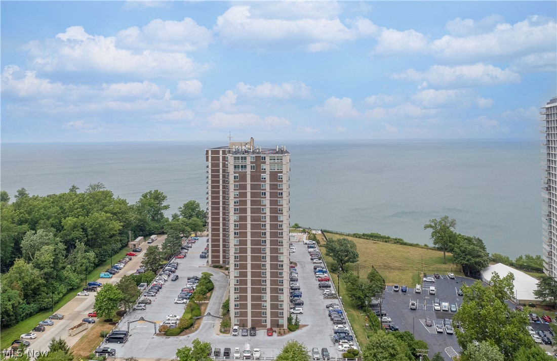 Carlyle Condo - Residential