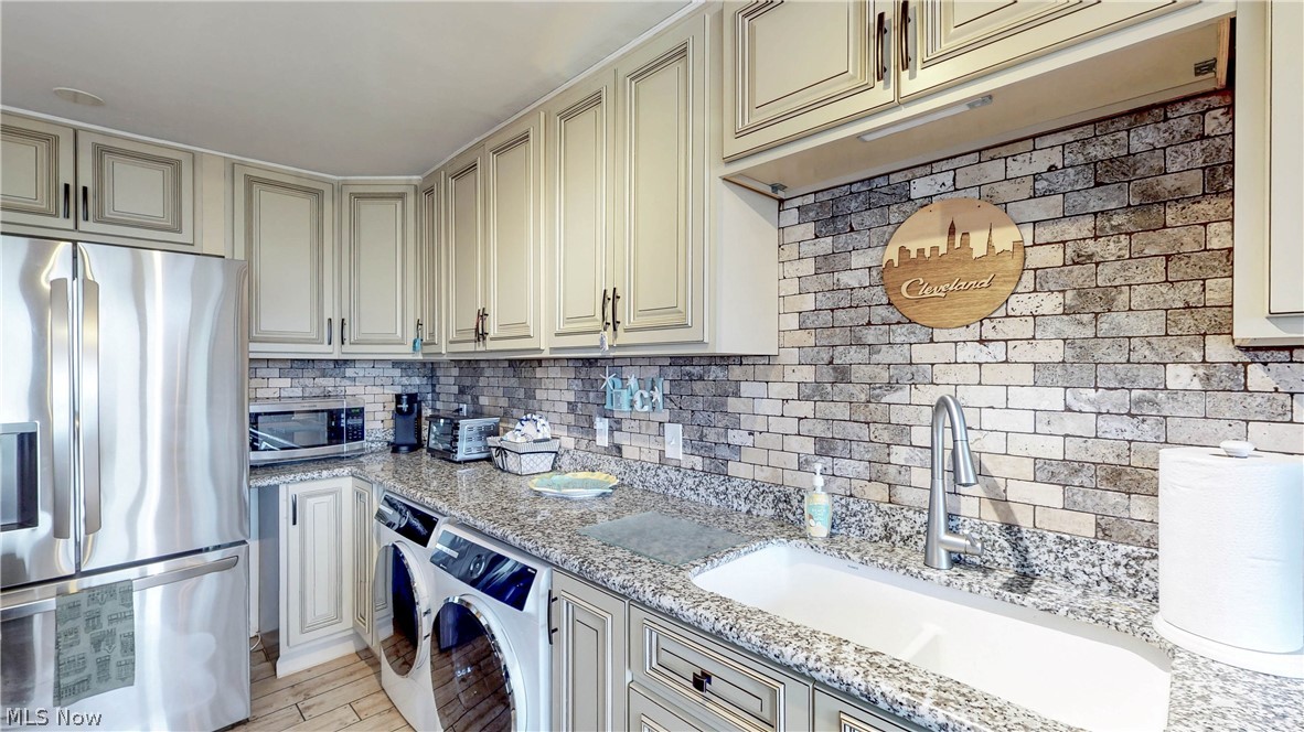 Carlyle Condo - Residential