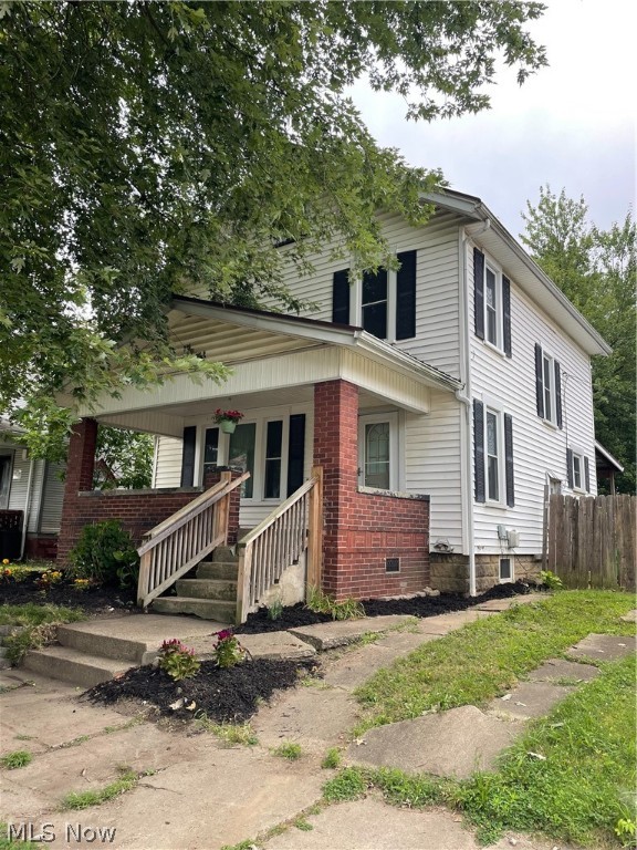 Nicely updated 3 bedroom, 1 bath, 2 story home in Coshocton. Furnace, AC, electric, siding, windows, roof, kitchen and bath are all updated. Sellers have not used fireplace and have no knowledge of it's functionality. Home does border alley so additional parking may be available. Older driveway to the right of house could be accessed by removing fence.