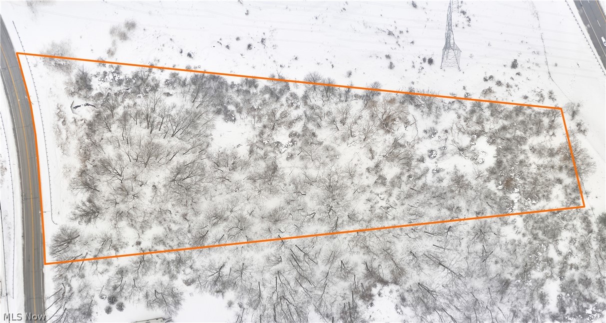 4.6 Acre Residential Lot in Highly Desirable Solon Ohio! Incredible Opportunity to Build your Dream Home. 329 Feet of Frontage on Bainbridge Rd! Solon Schools! Great Location just minutes from Restaurants, Shopping, Parks, Golf, and much more. Fantastic Opportunity!