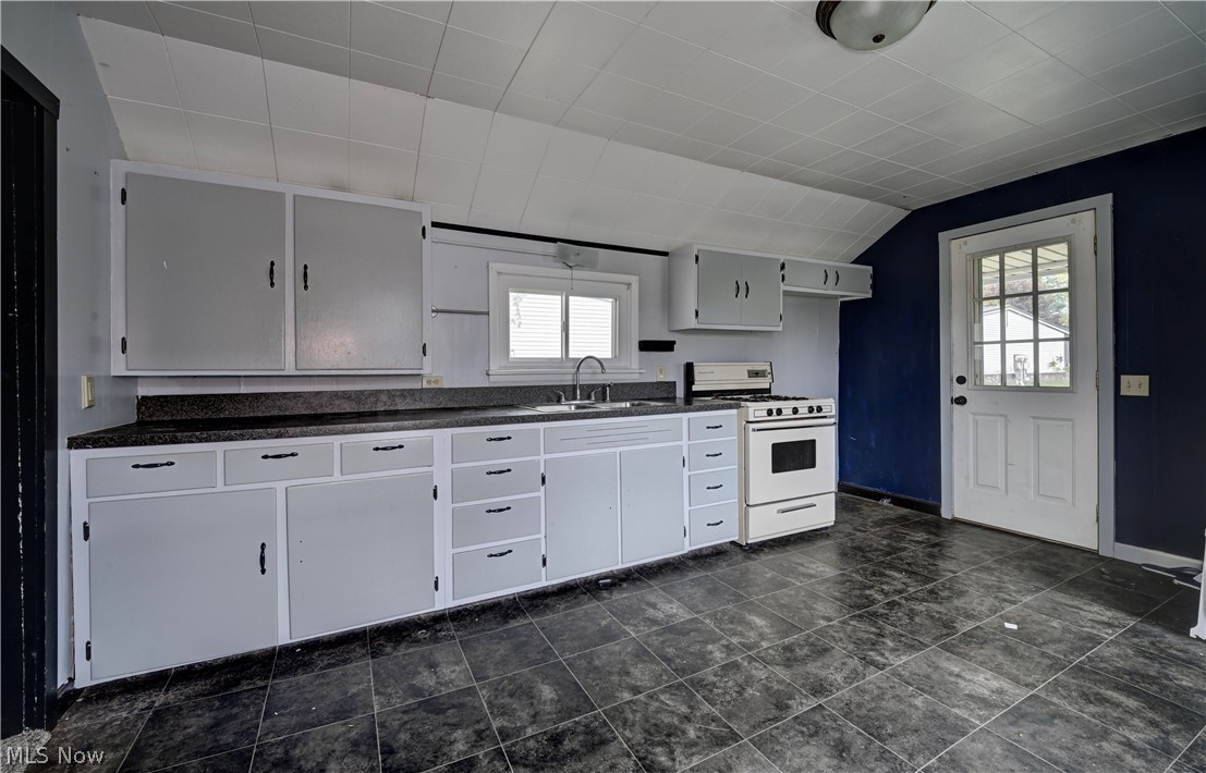 Village/Sugarcreek - Residential