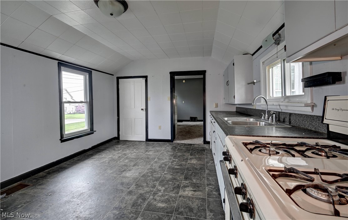Village/Sugarcreek - Residential