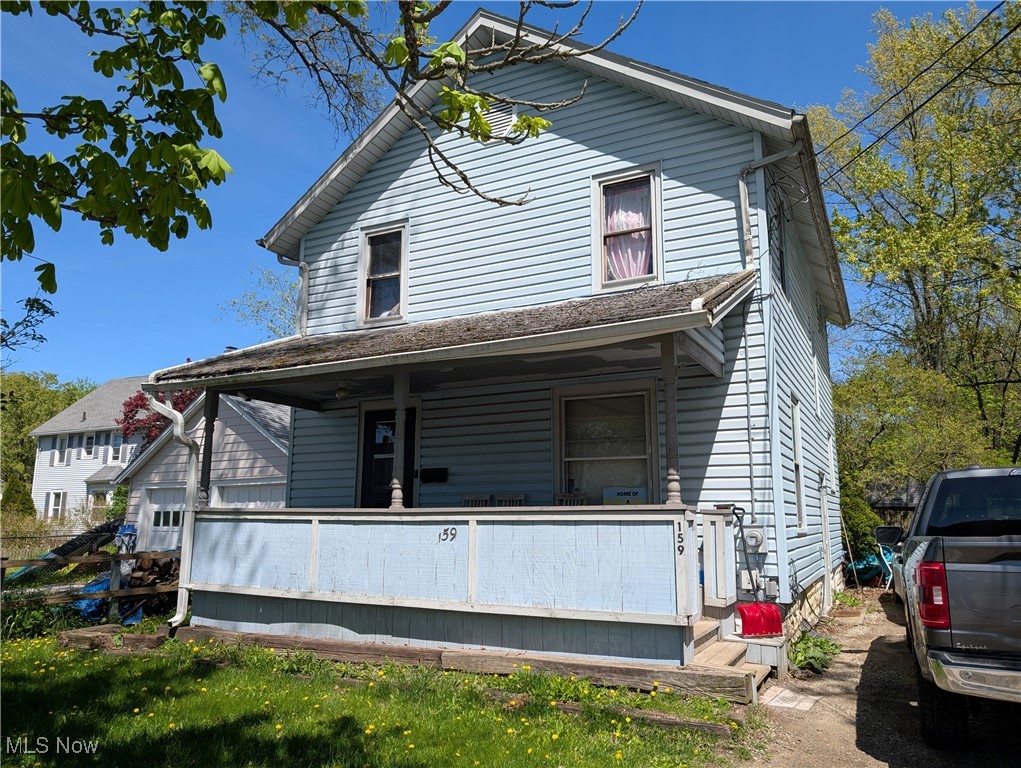 159 E Harris Ave Ravenna, OH 44266 is a solid investment opportunity in! This 3-bedroom home is tenant-occupied, generating $750/month in rental income with a reliable tenant in place—perfect for investors seeking immediate cash flow.
The home features a practical layout, spacious living areas, and off-street parking. Located close to the center of Ravenna, schools, shopping, and major routes—this property offers both convenience and value.
Whether you're adding to an existing portfolio or just getting started, this income-producing rental is a smart buy in a growing market.
48hr notice required due to tenant occupancy and seller to meet buyer there to open the doors.