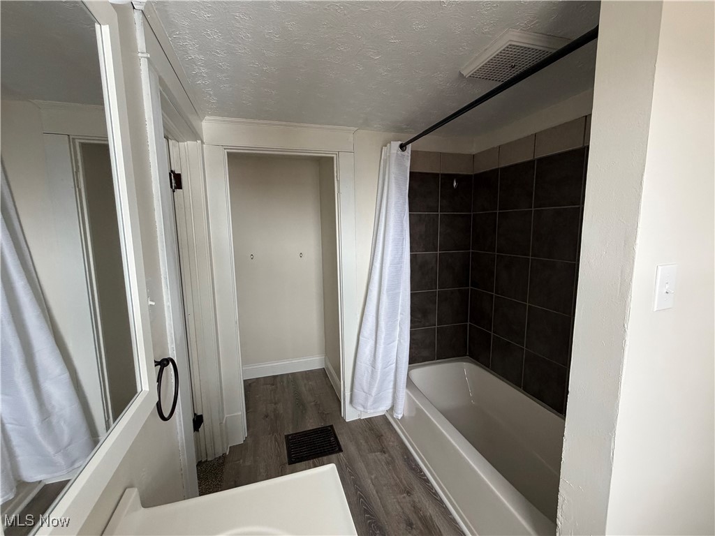 J M E - Residential Lease