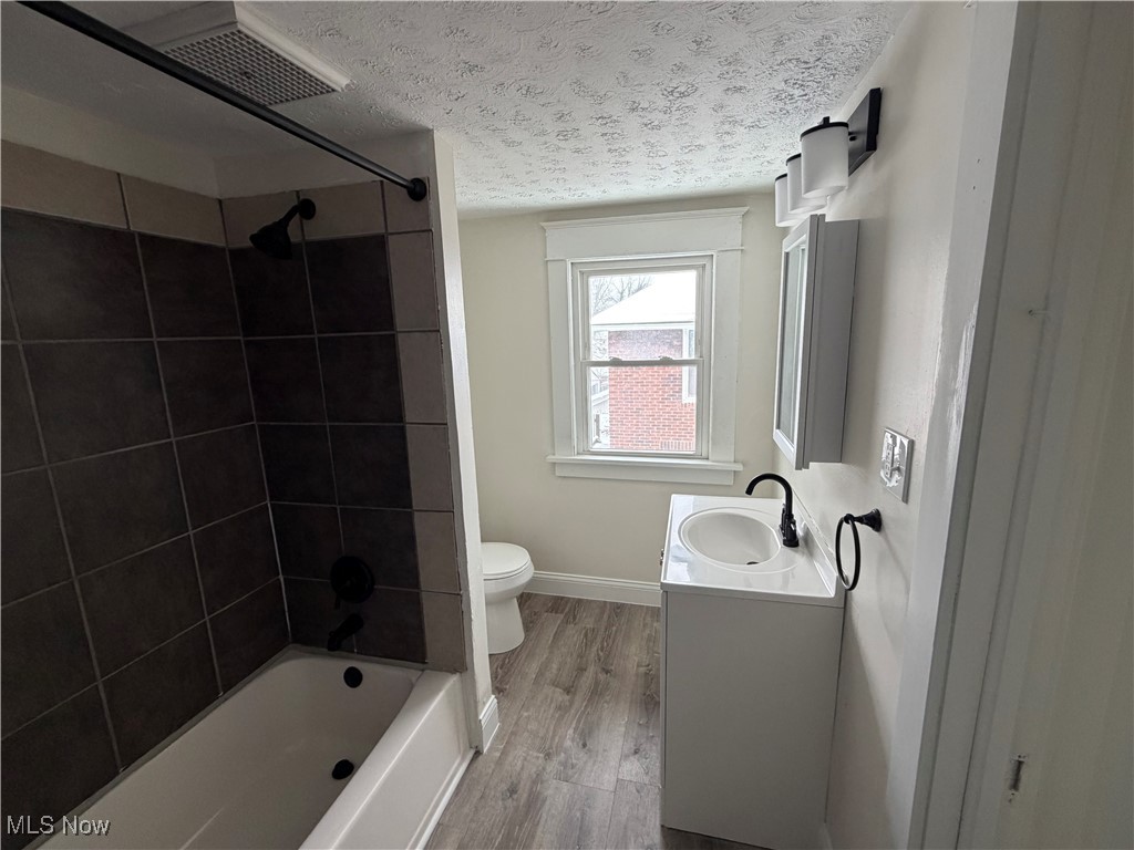 J M E - Residential Lease