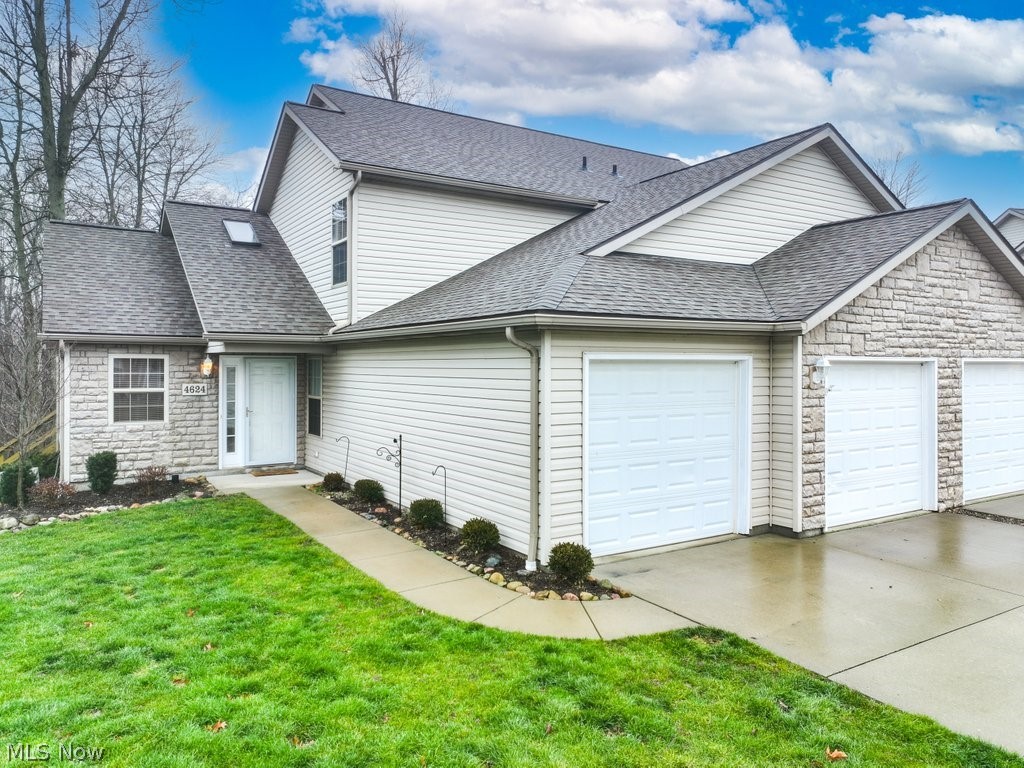 Creekside of Pleasant Lakes - Residential