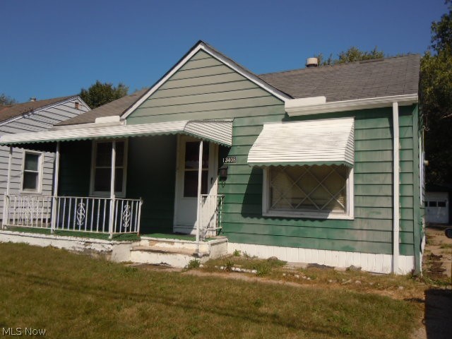 Grandma's Ranch Needs TLC ~ Carpet, Paint and Elbow Grease Will Make A World Of Difference. Nice Covered Front Porch. Large Family Room. The Furnace and Hot Water Tank Appear Newer.