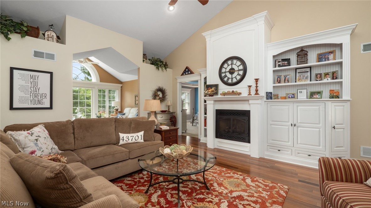 Ashton Woods Condo - Residential