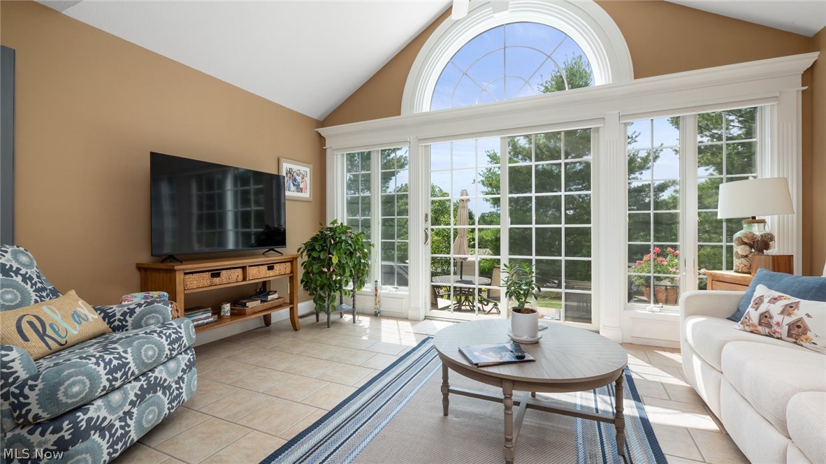 Ashton Woods Condo - Residential