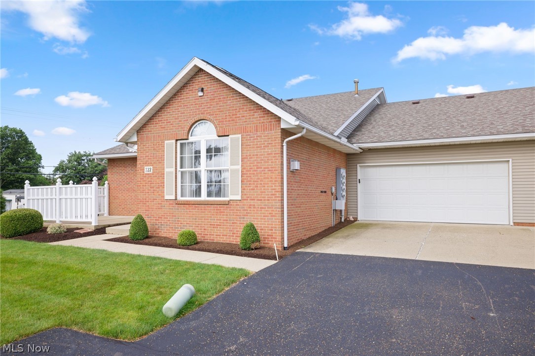 Picket Place Condo Ph Two - Residential