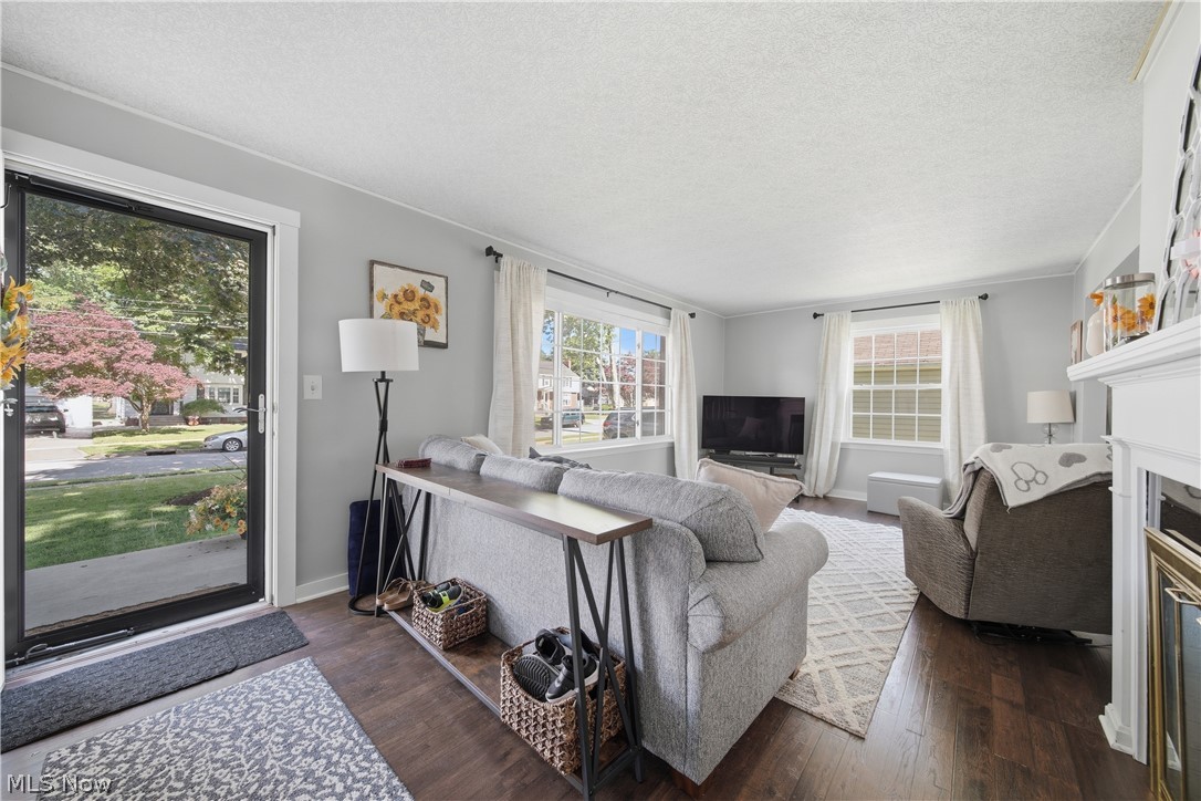 Gorge Falls - Residential