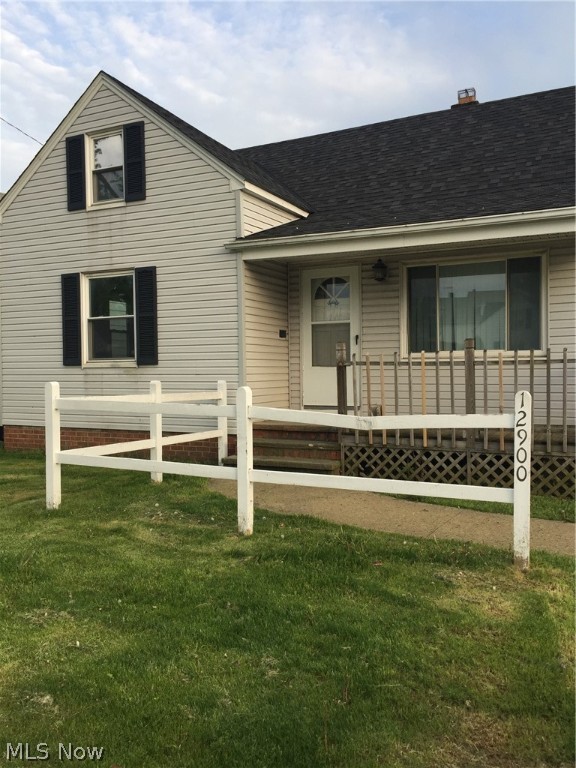 12900 Willard Ave, Garfield Hts - Spacious 3 Bed 1 Bath Single Family Home!

$900 Rent / $900 Deposit
$25 application fee per adult
1-2 pets OK with additional pet deposit
NO CMHA / NO SMOKING

This spacious cape cod has everything you need for a really charming home! It features a bright living room with many windows to let in natural light, a dining room with a sliding glass door to access the backyard, a kitchen with lots of storage space, 2 bedrooms with closets and a full bathroom all on the main floor. The upper floor has been made into a large master bedroom with lots of built-in storage. Plus this home also has a partially finished basement with a great den, washer/dryer hookups for on-site laundry and a detached single car garage! And there’s also central air! Don’t miss out - schedule a showing today!

Resident pays all utilities and is responsible for lawn care/snow removal as well. There are no appliances on site, but stove and fridge can be provided for $50/month