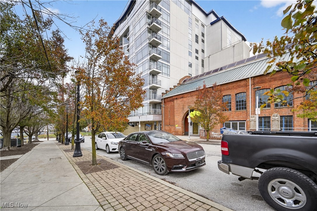 Stonebridge Plaza Condo - Residential