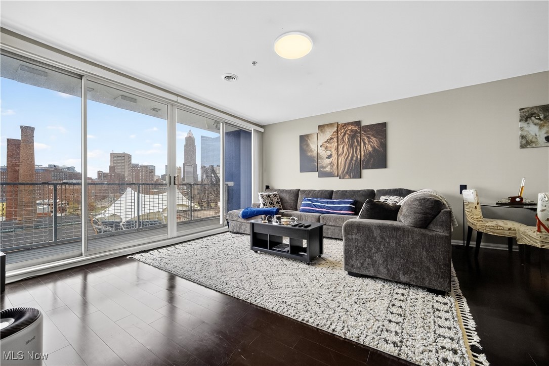 Stonebridge Plaza Condo - Residential