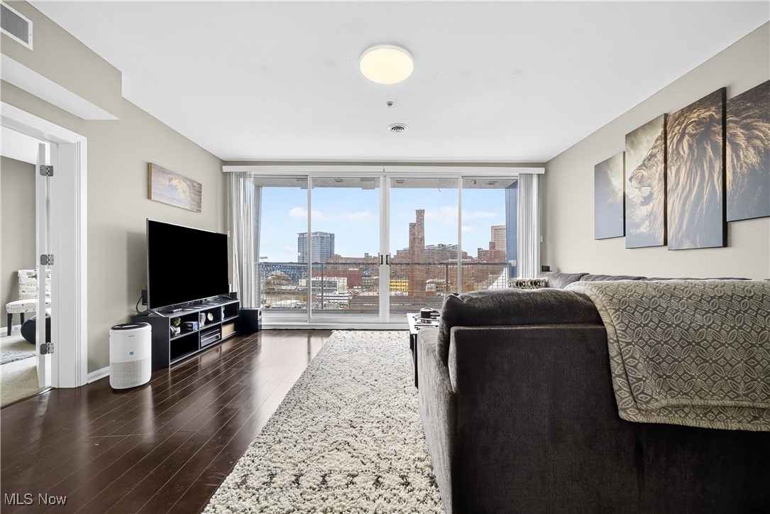 Stonebridge Plaza Condo - Residential