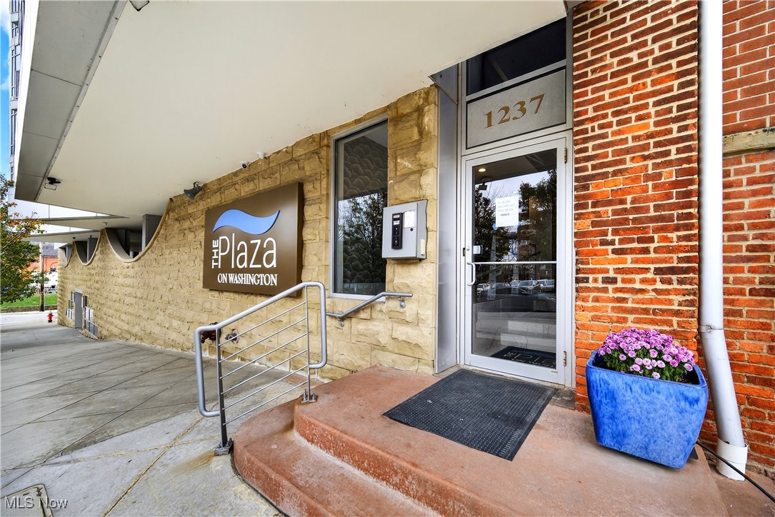 Stonebridge Plaza Condo - Residential