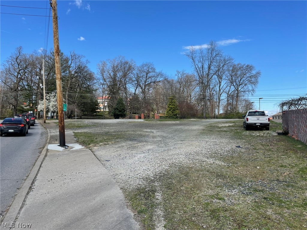 Great location in a High traffic count area that is on the corner of Staunton Ave (Rt47) and 7th Street in Parkersburg, WV 
210 feet of frontage on 7th Street (5,000 AADT) and 286 feet of frontage on Staunton Ave (6500 AADT) Listing includes 6 Parcels / 05-82-01430000, 05-82-01440000, 05-82-01390000, 05-82-01400000, 05-82-01420000, 05-82-01410000. Potential to purchase additional parcels along 7th Street. MLS #'s 5031563 & 5031568.