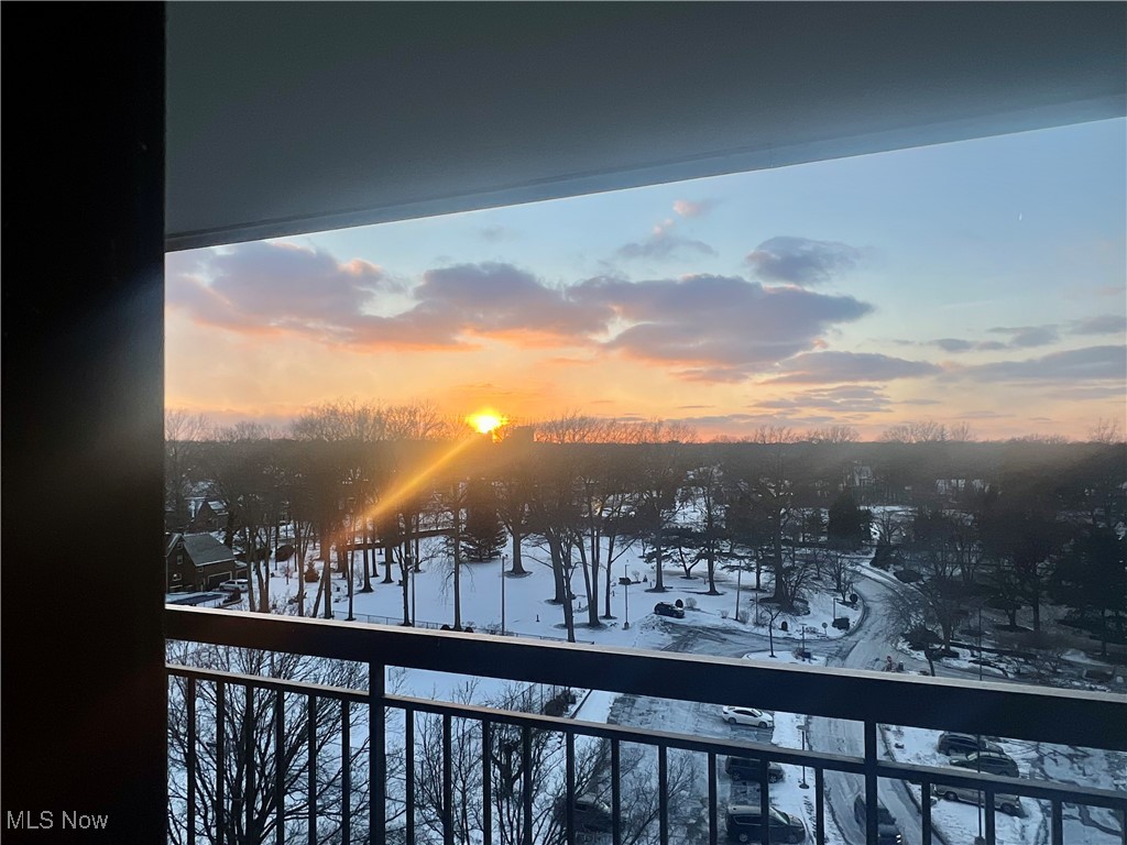 Meridian Condo - Residential