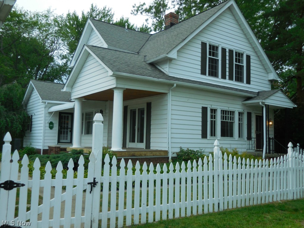 This grand, historical colonial has been newly renovated with hardwood cabinets, granite counters, and stainless steel
appliances. Hardwood floors adorn this home throughout with a luxurious stone fireplace centered with in the
spacious living room. Modern updates compliment the historical charm of this turn key home.